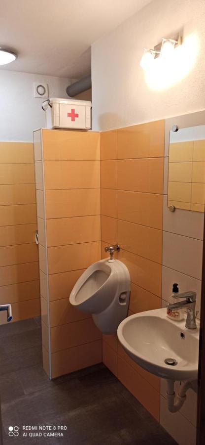 Na Vrtu K25 Hotel Gradac Bagian luar foto